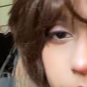 Meet your Posher, Cassandra